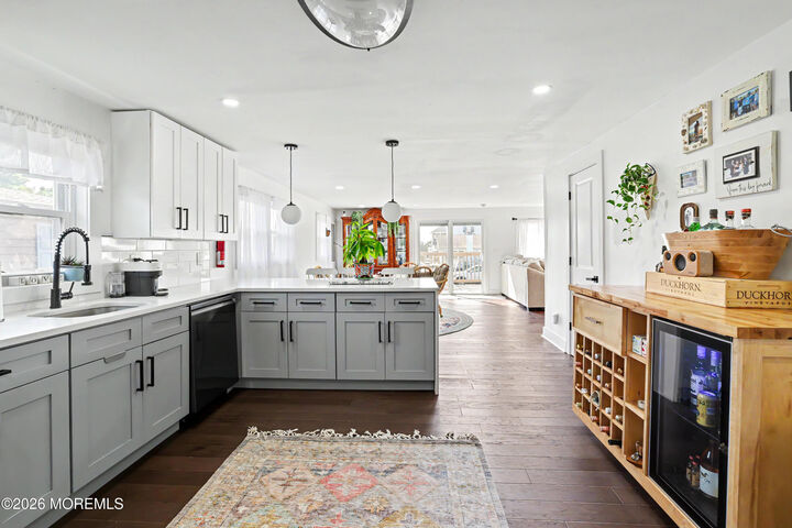 Property Photo:  362 Shore Way  NJ 08087 