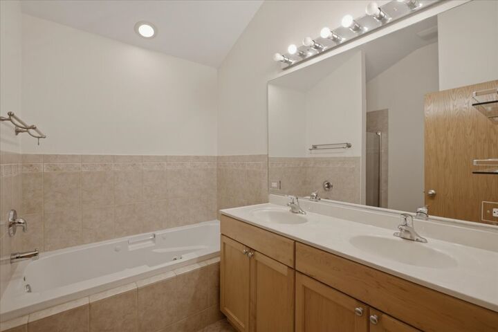 Property Photo: 2911 S Farrell Street IL 60608