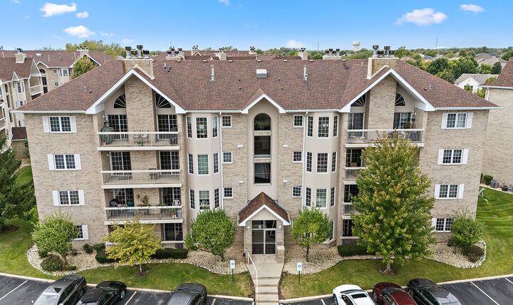 Property Photo: 7747 Bristol Park Drive 1se IL 60477