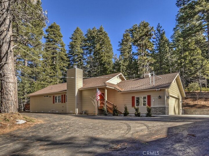 Property Photo: 411 Grass Valley CA 92317