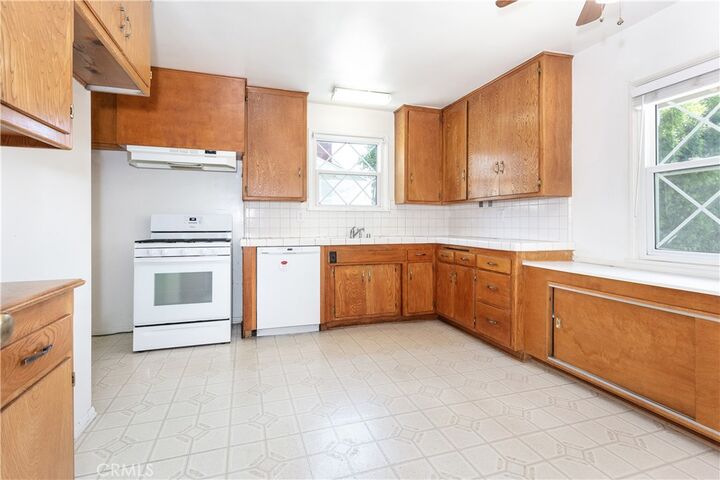 Property Photo:  10436 Columbus Avenue  CA 91345 