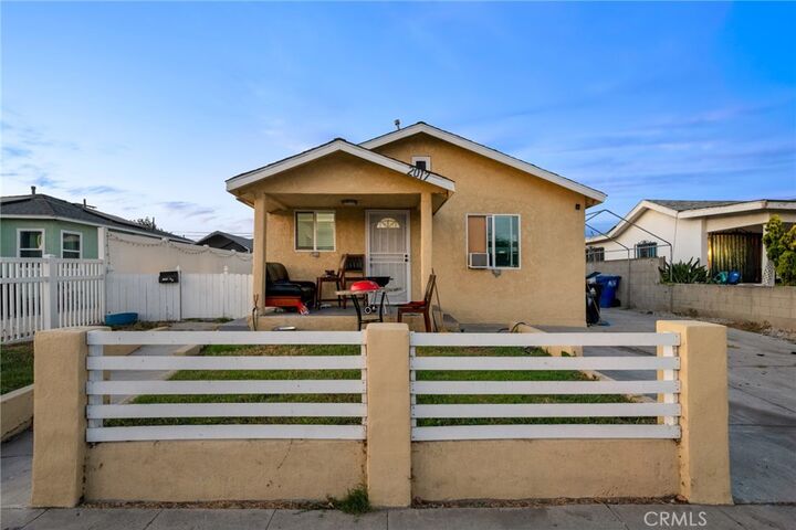 Property Photo:  2017 E 112th  CA 90059 