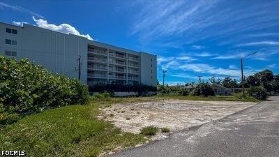 Property Photo: 292 Fairweather Lane FL 33931