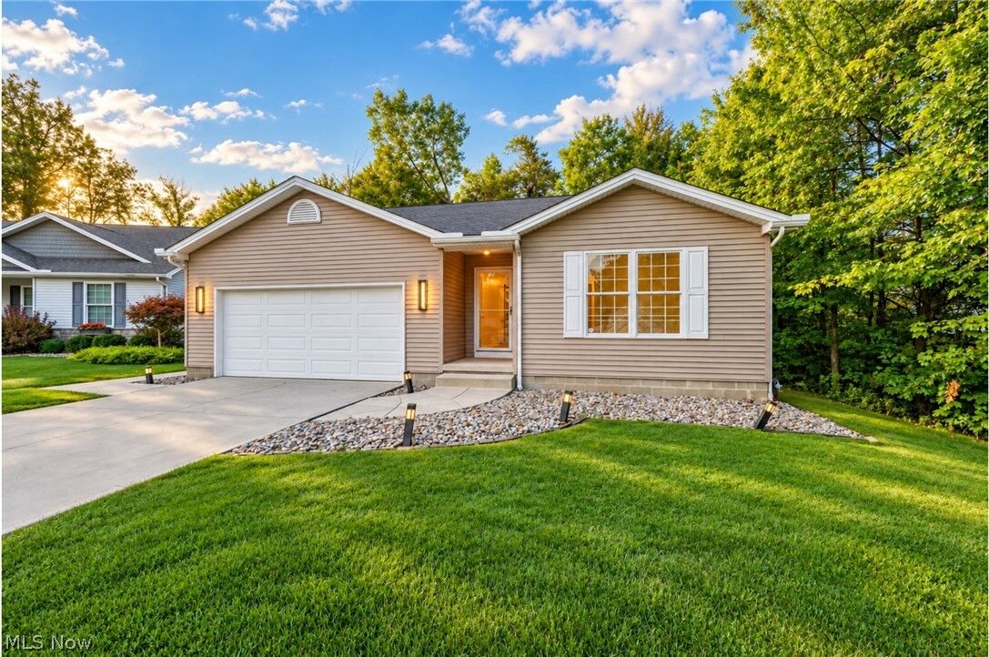 Property Photo: 1393 Cross Cove OH 44515