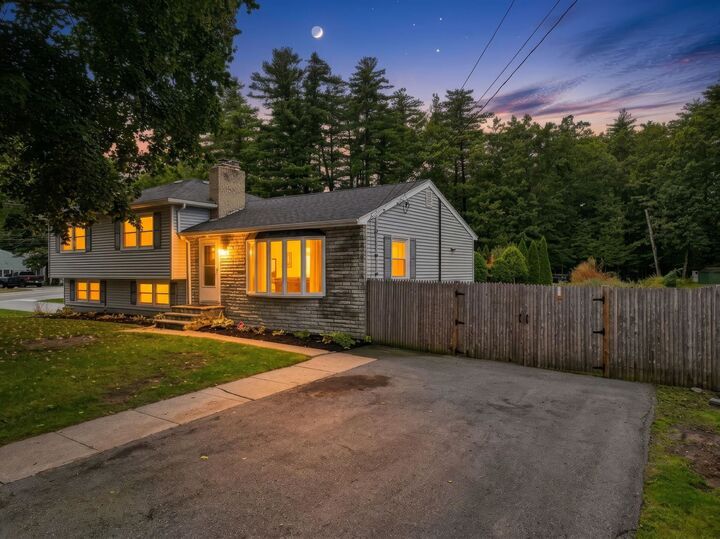 Property Photo:  1 Scotland Avenue  NH 03079 