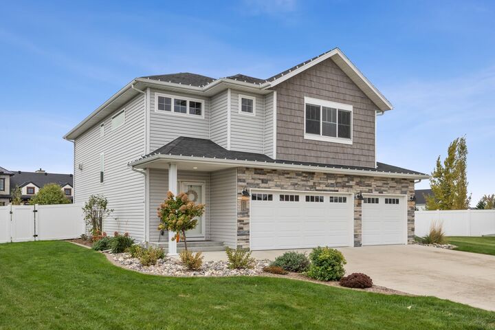 Property Photo: 6054 Autumn Drive S ND 58104