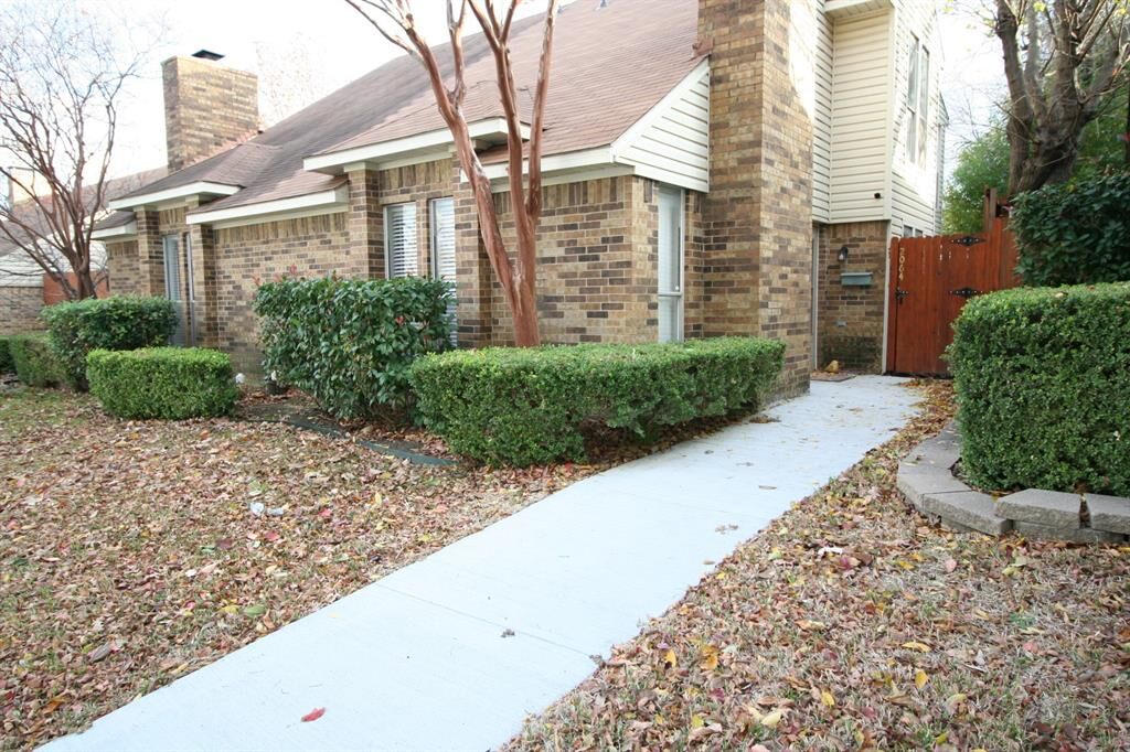Property Photo:  2064 Embassy Way  TX 75006 