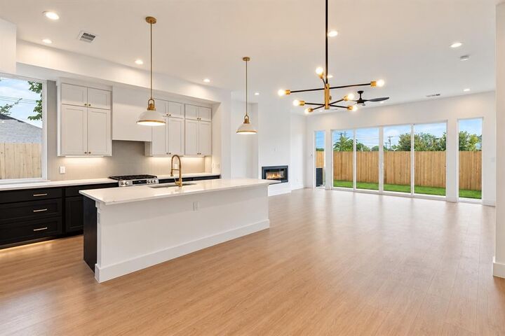 Property Photo: 314 Avenue L TX 75203