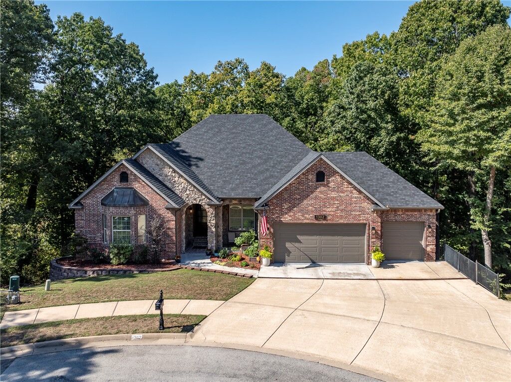 Property Photo:  1302 NE Fairwinds Drive  AR 72712 