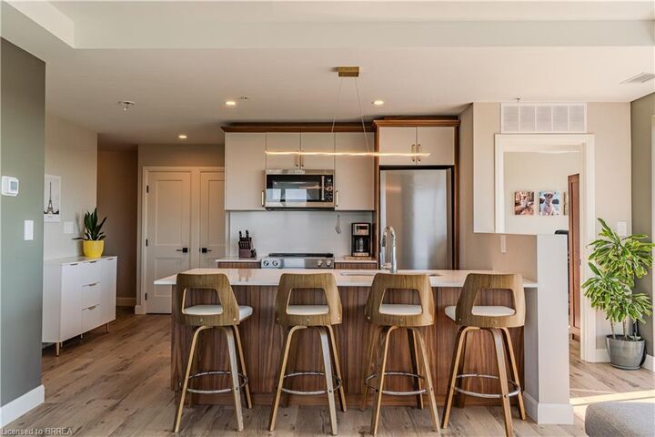 Property Photo:  34 Norman Street 404  ON N3R 2Y1 