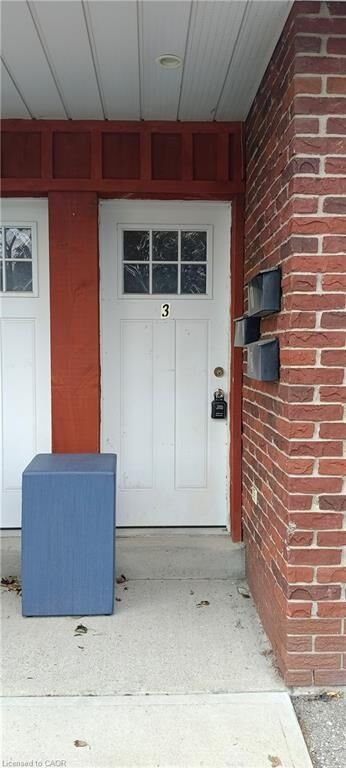 Property Photo:  44 Heiman Street 3  ON N2M 3L6 