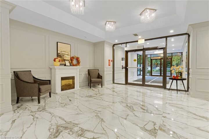 Property Photo:  237 King Street W 402  ON N3H 5L2 