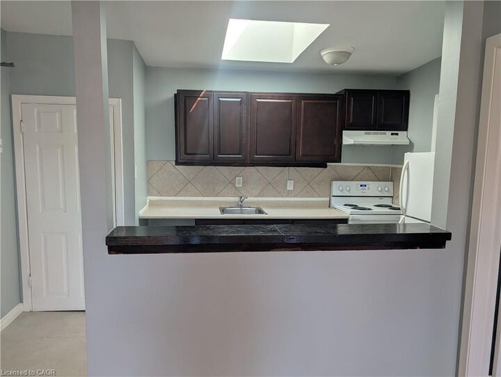 Property Photo:  365 Barton Street E 2  ON L8L 2X8 