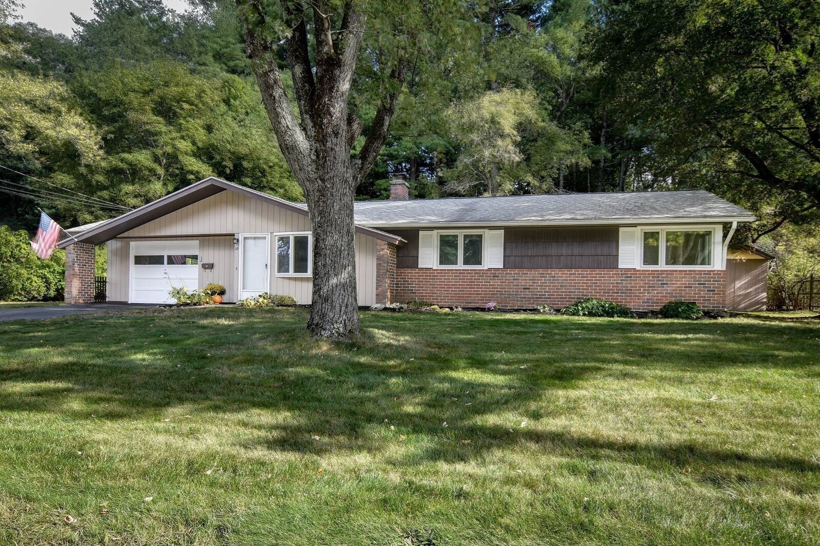 Property Photo:  29 Eisenhower  Road  MA 01701 
