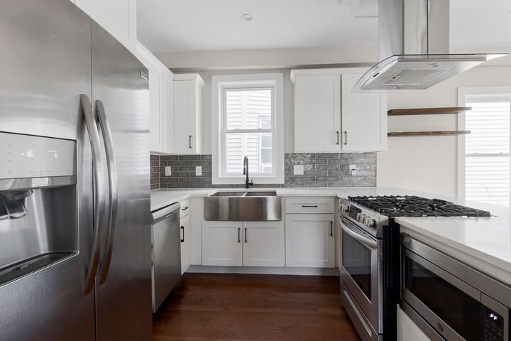 Property Photo:  71 Savin St 2  MA 02119 