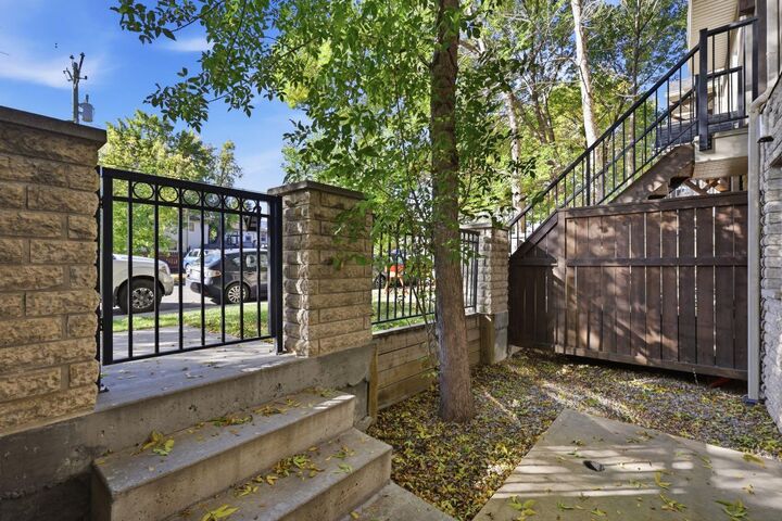 Property Photo:  1728 35 Avenue SW 104  AB T2T 2C9 