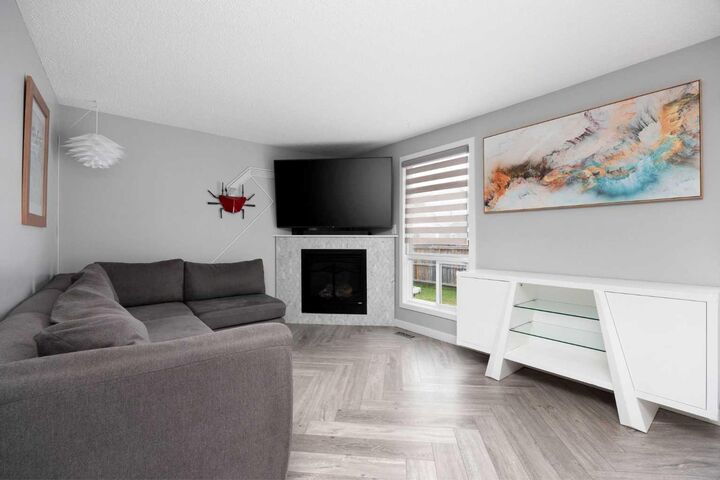 Property Photo:  113 Astum Court  AB T9J 1B5 