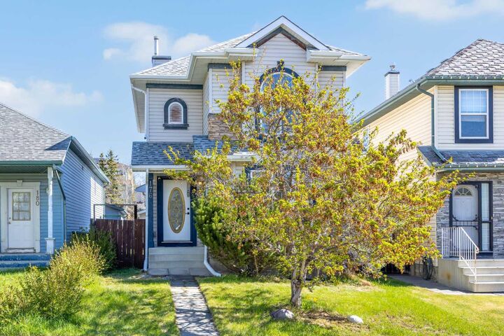 Property Photo:  176 Arbour Grove Close NW  AB T3G 4J2 