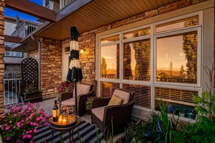 Property Photo:  140 Rockyledge View NW 2  AB T3G 5Y4 