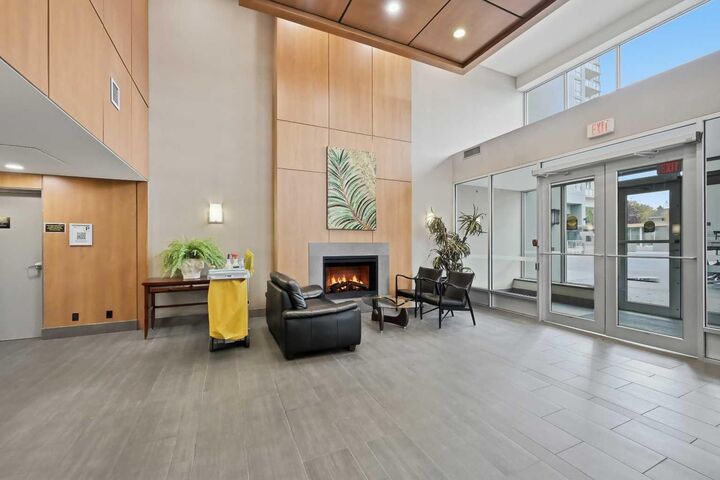 Property Photo:  77 Spruce Place SW 1003  AB T3C 3X6 