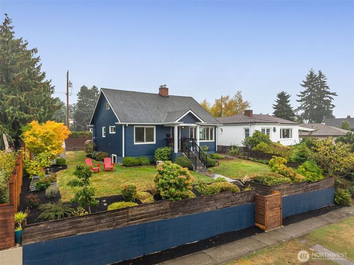 Property Photo: 12242 Palatine Avenue N WA 98133
