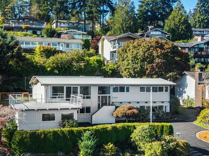 Property Photo: 2623 170th Avenue SE WA 98008