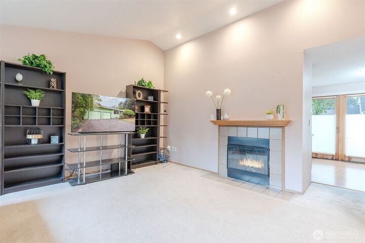 Property Photo: 19507 55th Ave NE WA 98155