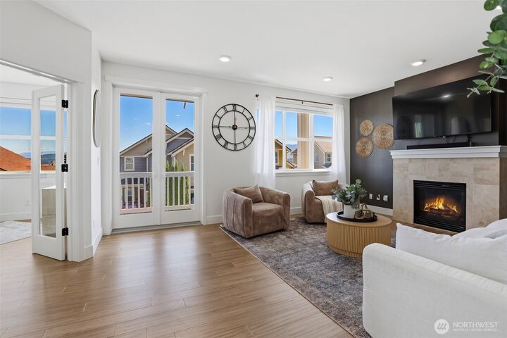 Property Photo:  581  Mountain View Lane NW  WA 98027 