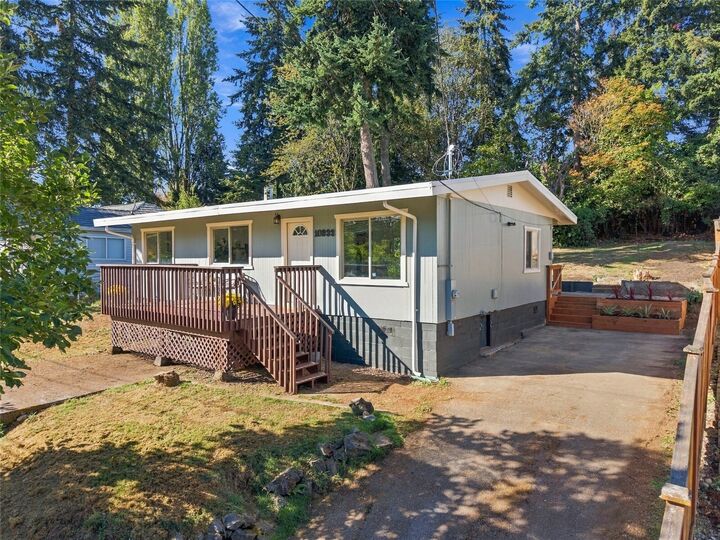 Property Photo: 10233 8th Avenue SW WA 98146