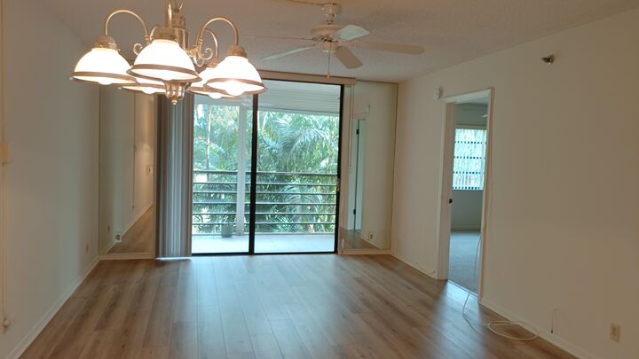 Property Photo: 4640 Lucerne Lakes Boulevard W 307 FL 33467