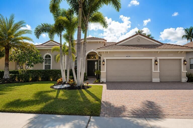 Property Photo: 6929 Finamore Circle FL 33467