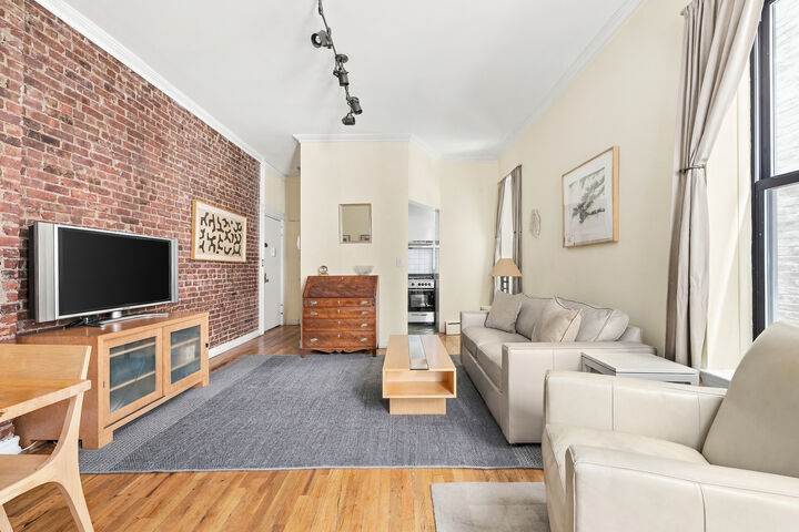 Property Photo:  204 W 78th Street 3D  NY 10024 