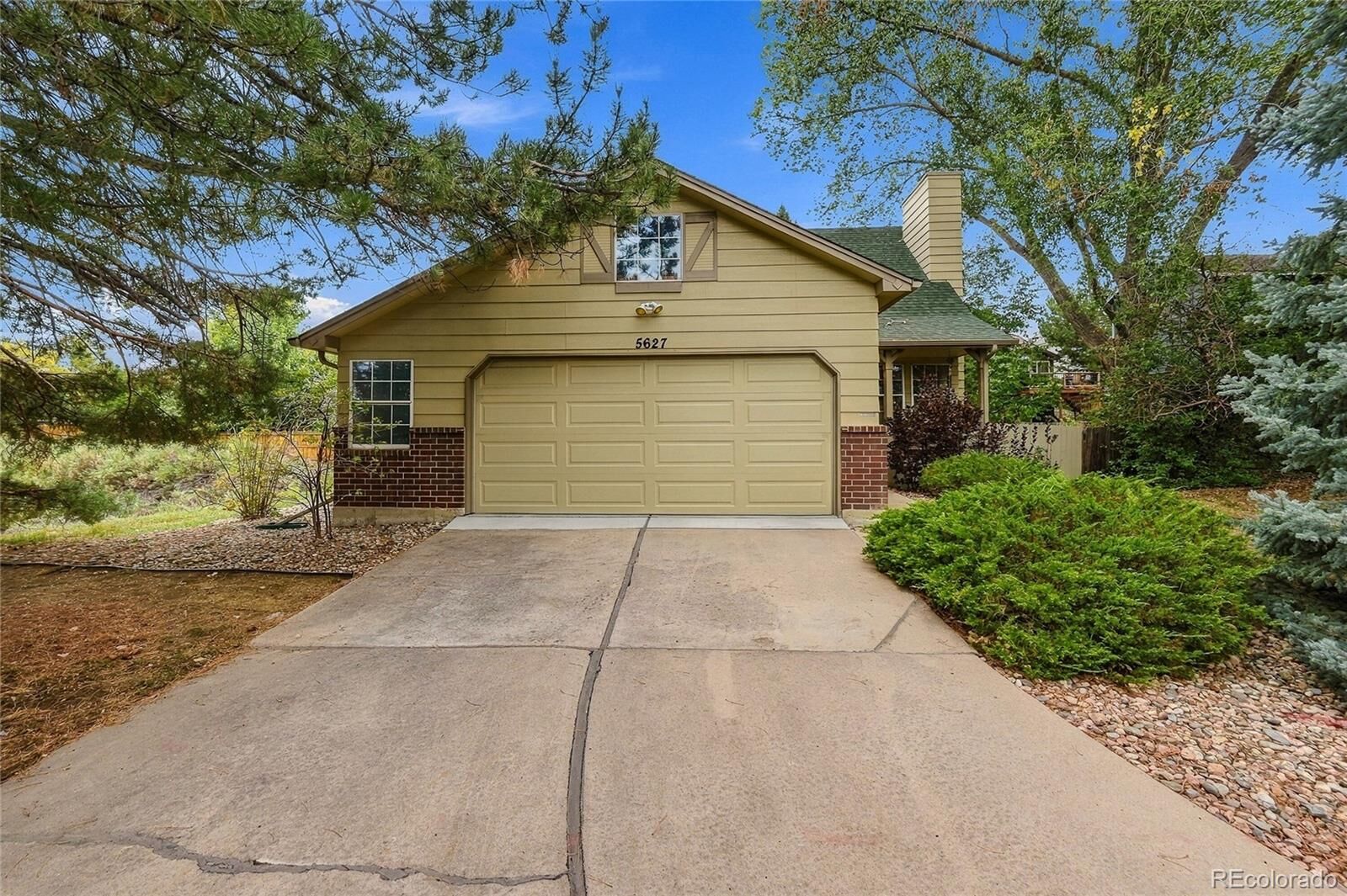 Property Photo: 5627 S Simms Way CO 80127