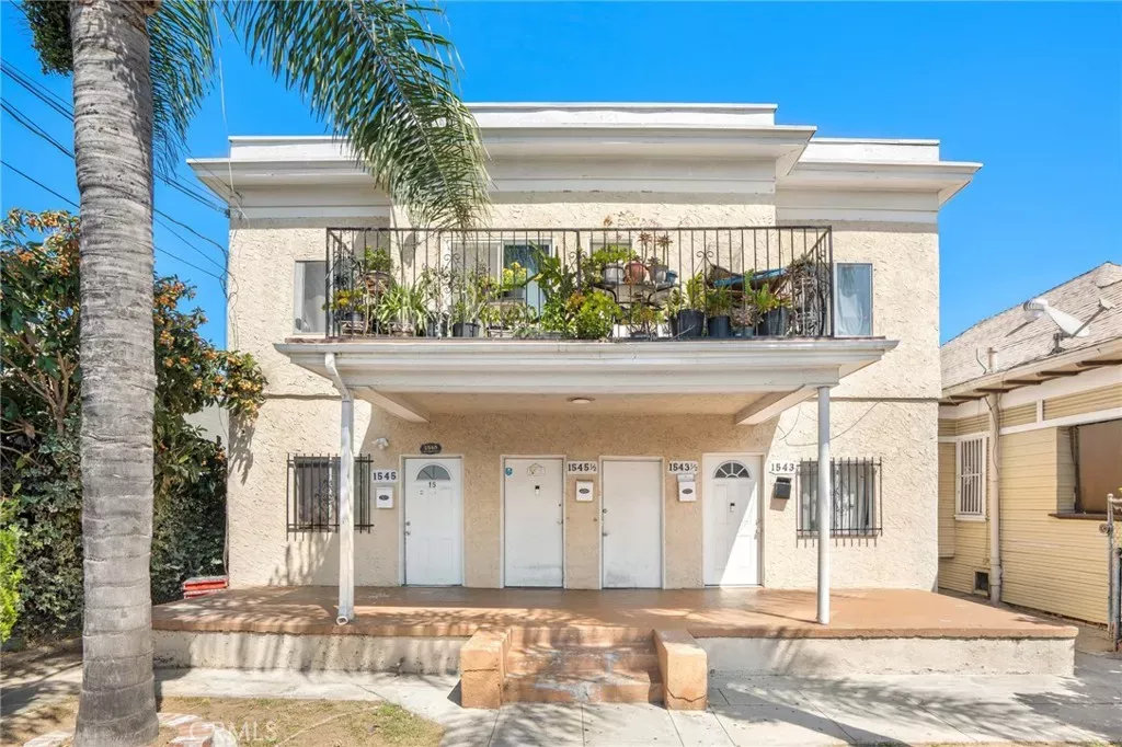 Property Photo:  1545 W 22nd  CA 90007 