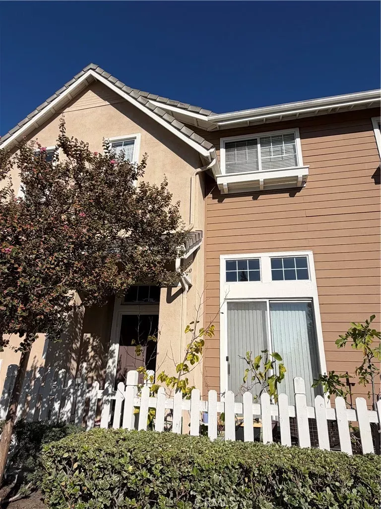 Property Photo:  3 Westshore  CA 90621 