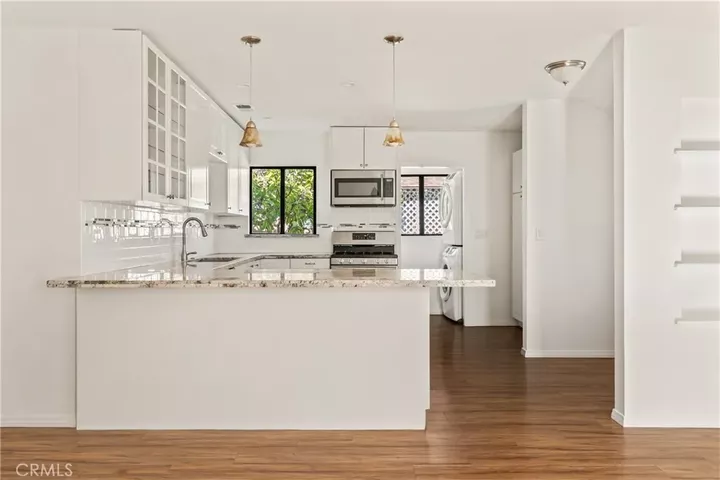Property Photo: 531 N Niagara CA 91505