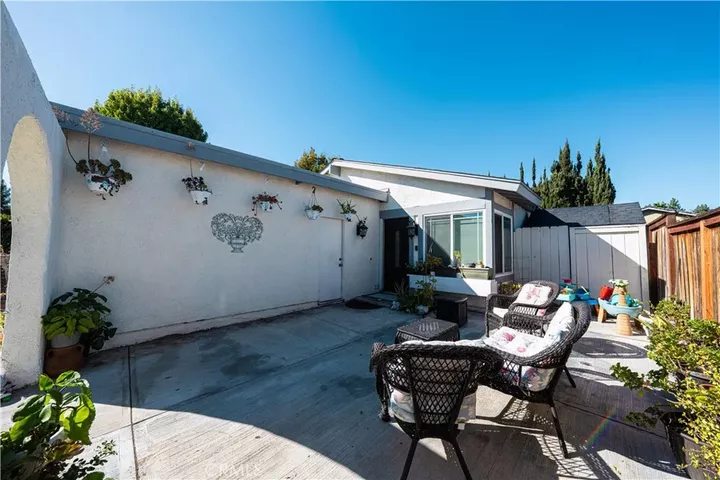 Property Photo:  27081 Sombras  CA 92692 