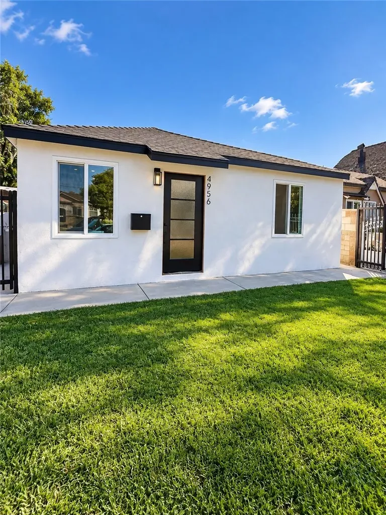 Property Photo:  4956 E San Carlos  CA 90221 