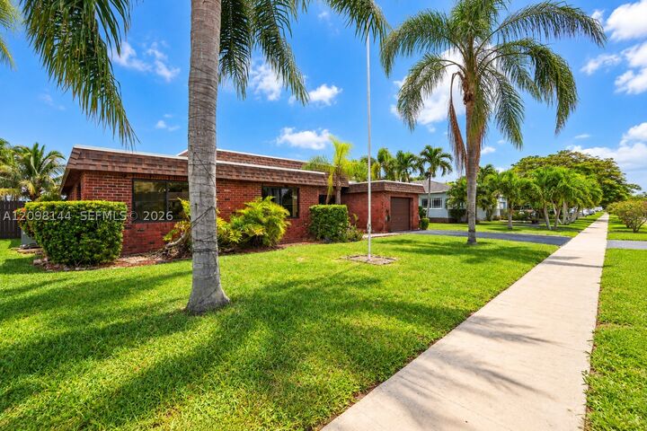 Property Photo:  8131 NW 68th Ave  FL 33321 