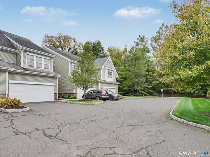 Property Photo:  4 Bristol Terrace 4  CT 06810 