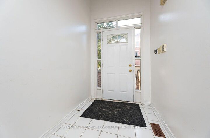 Property Photo: 3 Reidmount Avenue 1 ON M1S 1B3