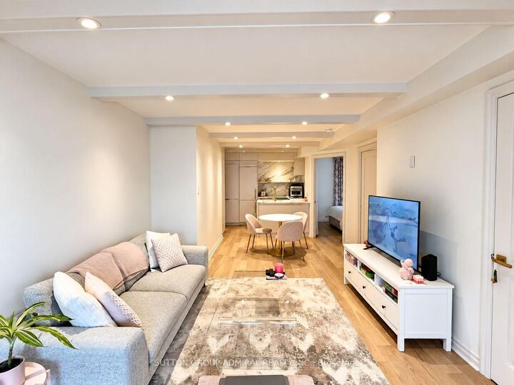 Property Photo:  1174 Yonge Street 301  ON M4W 2L9 
