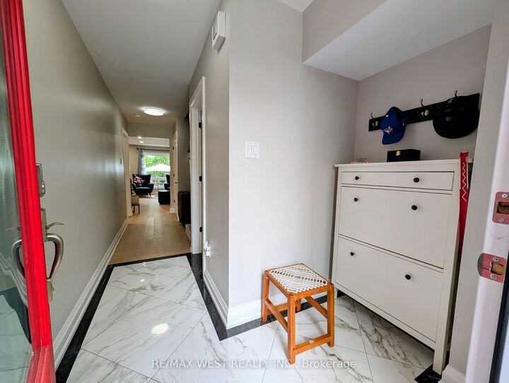 Property Photo:  2213 Ridge Landing  ON L6M 3L7 