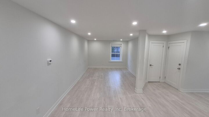 Property Photo:  35 Wellington Street 2U  ON N3P 1S8 