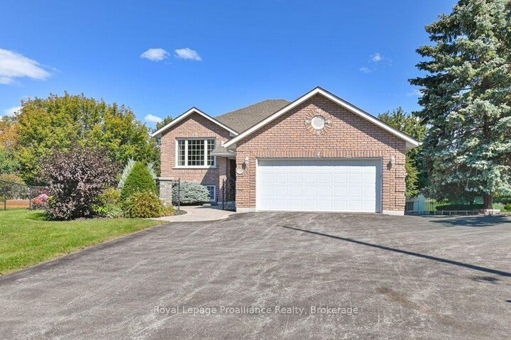 Property Photo:  128 Maple Drive  ON K8P 2R2 
