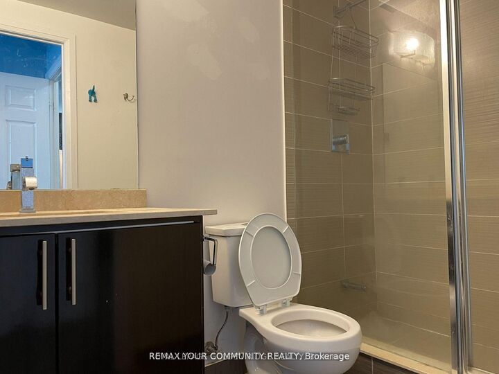 Property Photo:  7161 Yonge Street 2231  ON L3T 0C8 