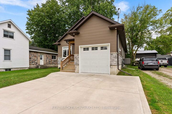 Property Photo:  52 Queen Street  ON N0G 1H0 