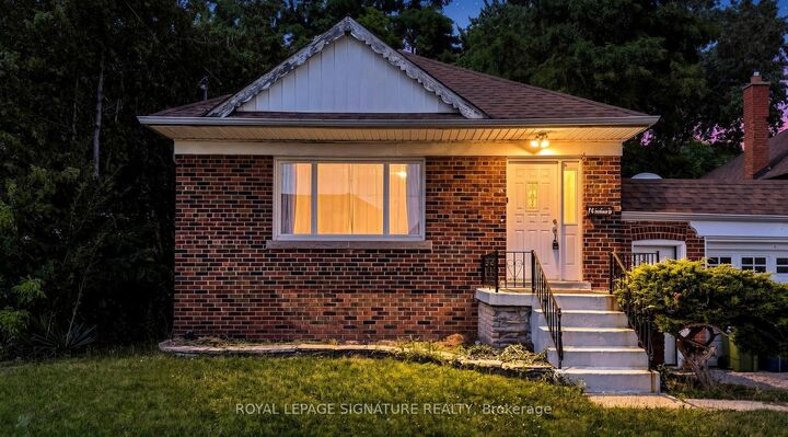 Property Photo:  14 Valdane Drive Main  ON M1L 2E9 