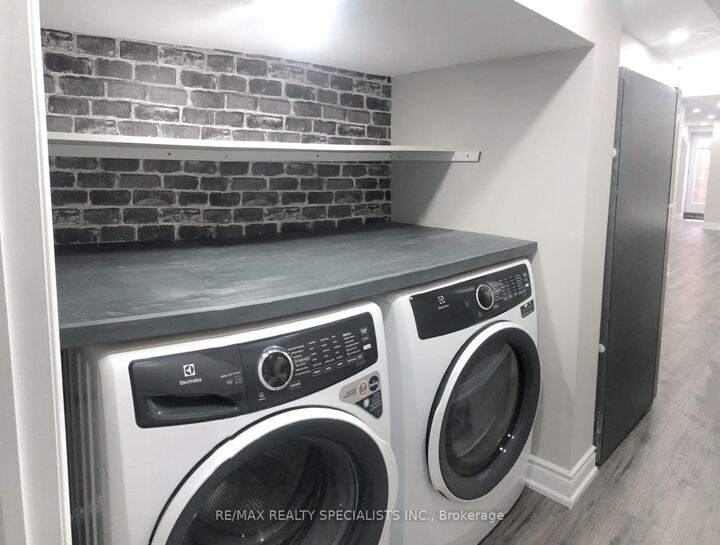 Property Photo:  471 Violet Gate Bsmt  ON L9E 1X6 