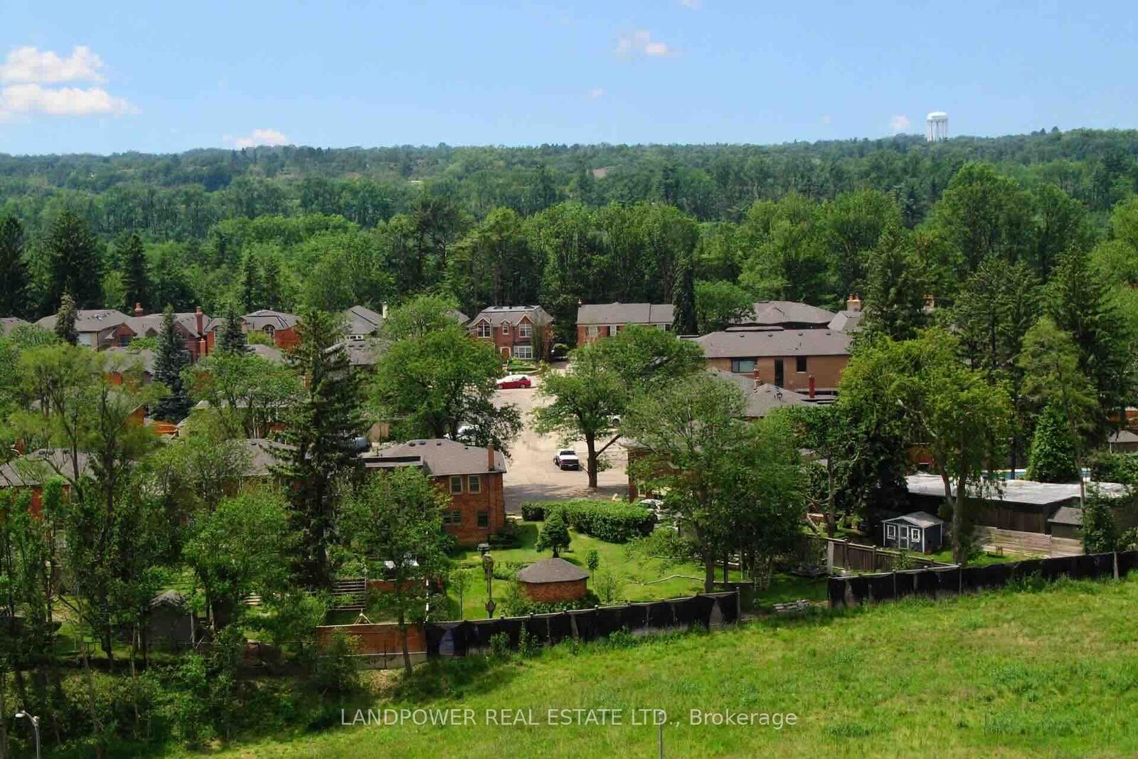 Property Photo:  35 Brian Peck Crescent 1002  ON M4G 0A5 